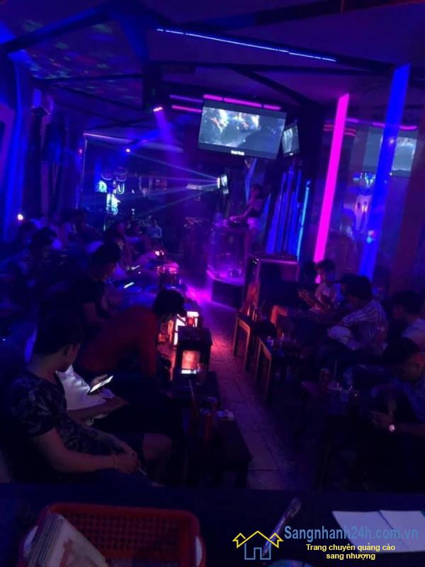 Sang quán cafe