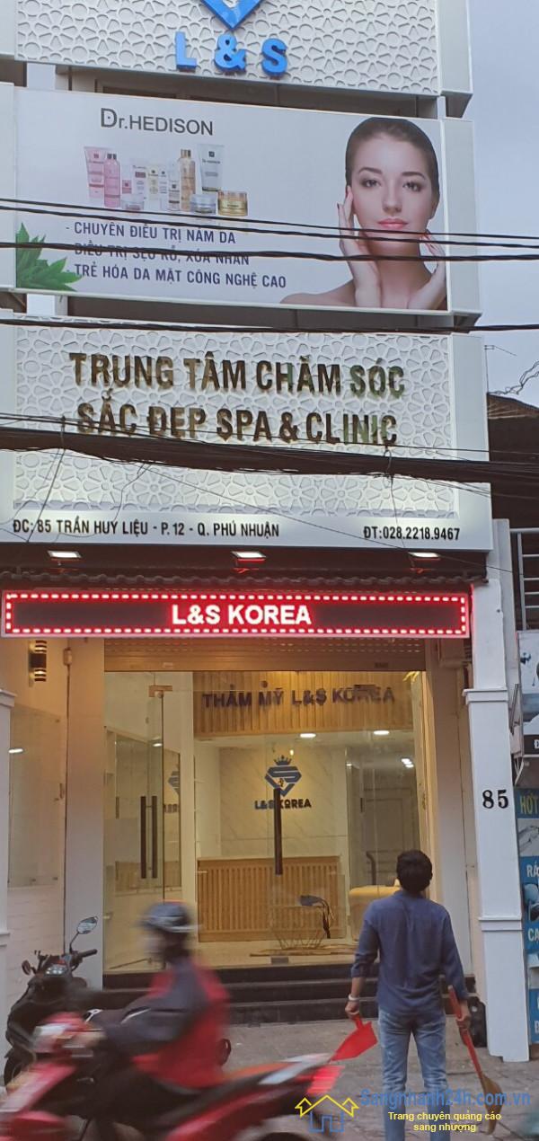 Cần sang spa vừa setup còn mới 100% tại 85 Trần Huy Liệu, phường 12, quận Phú Nhuận.