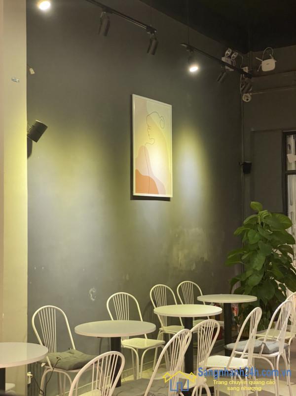 Sang quán cafe