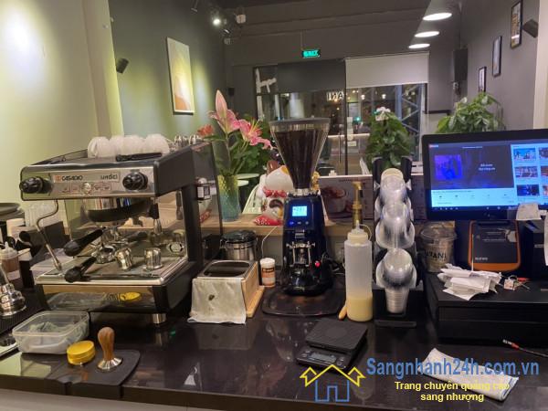 Sang quán cafe