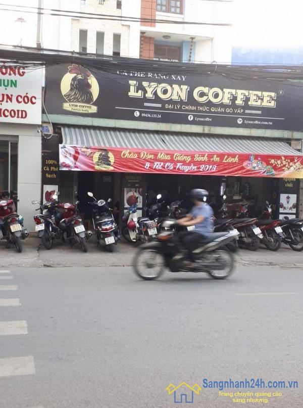 Sang nhượng quán cafe nằm mặt tiền đường Lê Đức Thọ, trung tâm quận Gò Vấp.