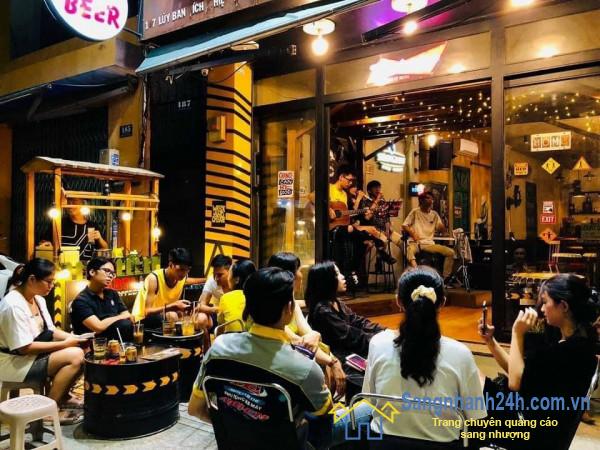 Sang nhanh quán SPARTA Coffee - Beer & Acoustic nằm mặt tiền đường Lũy Bán Bích, quận Tân Phú.