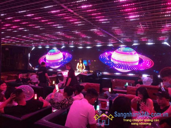 Sang quán cafe