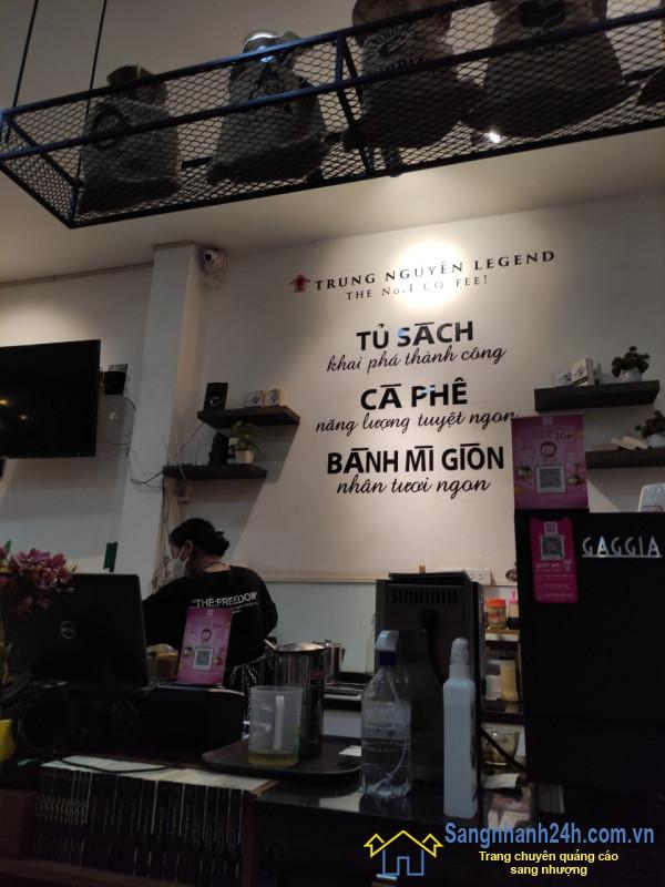 Sang quán cafe