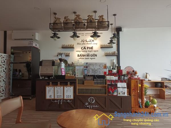 Sang quán cafe