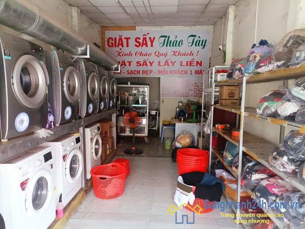 Sang Nhượng Tiệm Giặt Ở Trung Tâm Huyện Hóc Môn.