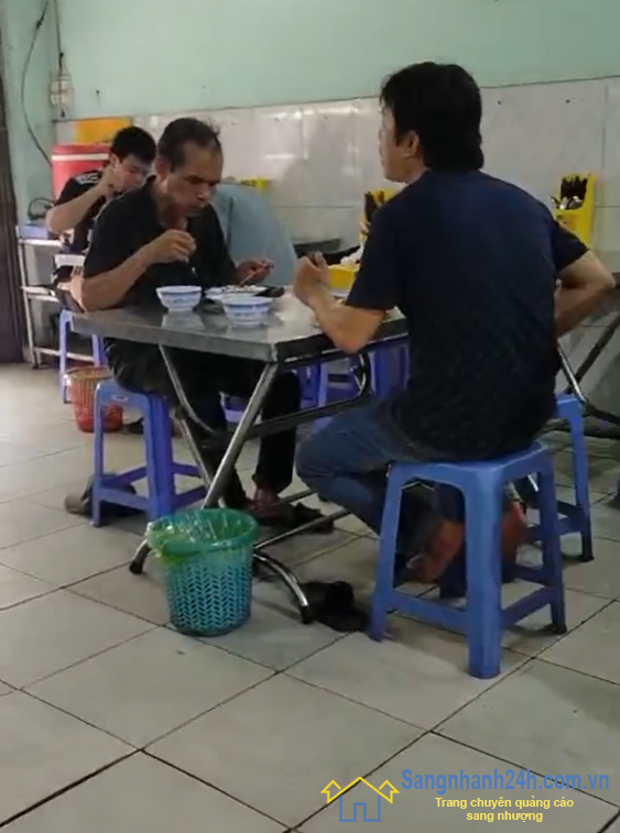 Sang quán cơm