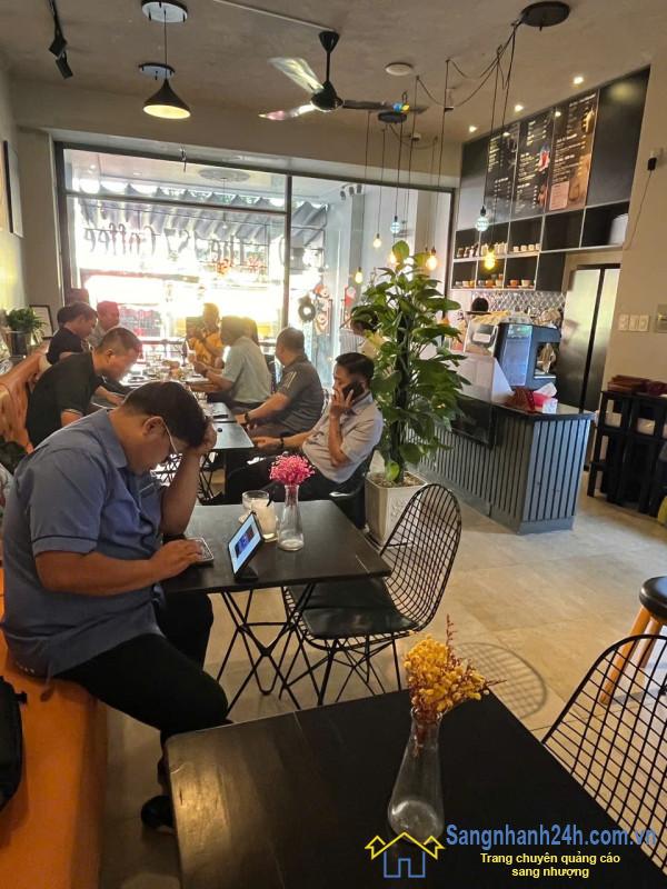 Sang quán cafe