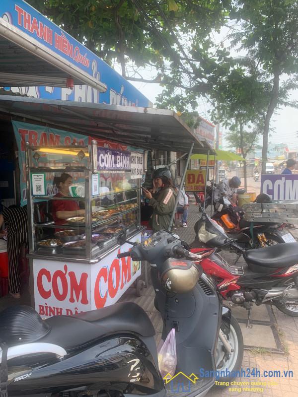 Sang quán cơm
