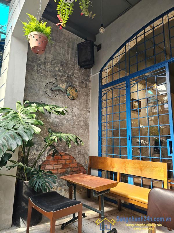 Sang quán cafe