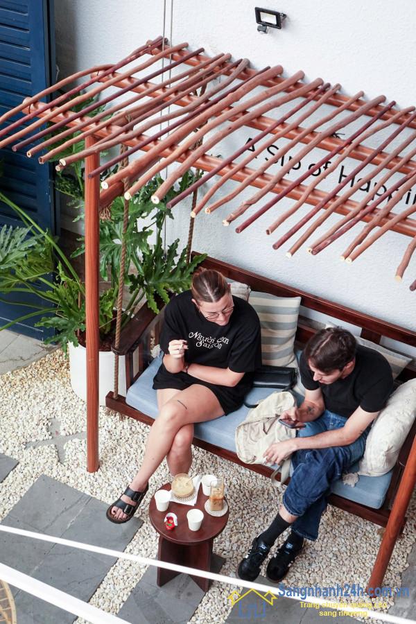 Sang quán cafe