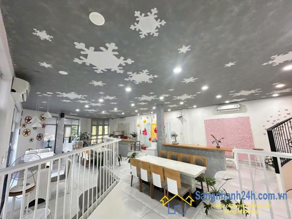 Sang quán cafe