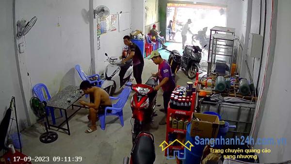 Sang tiệm rửa - sửa xe