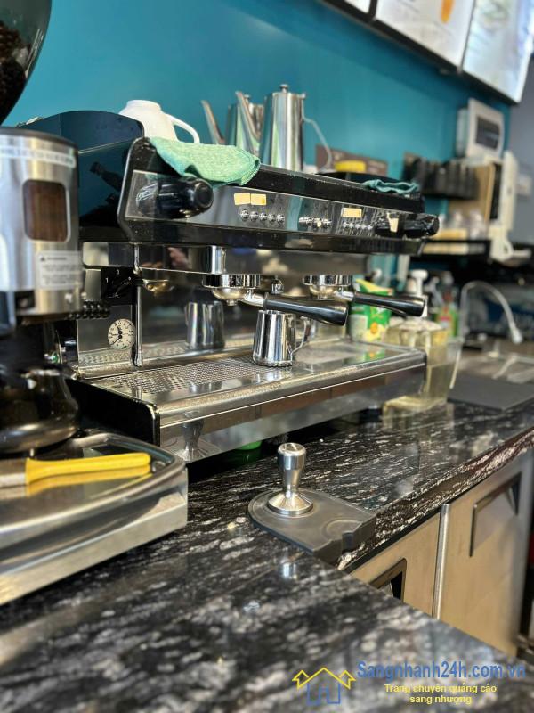 Sang quán cafe
