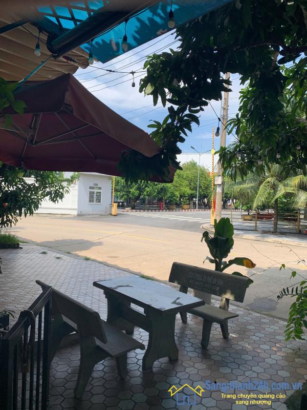 Sang quán cafe