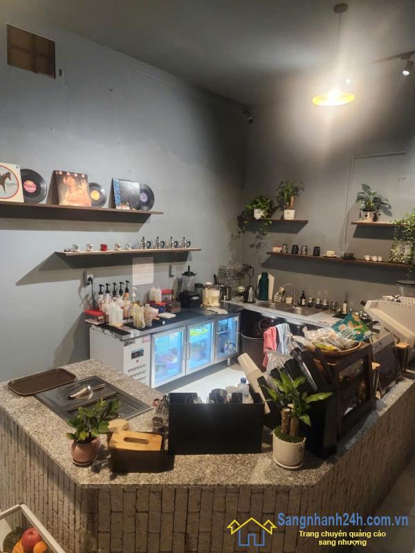 Sang quán cafe