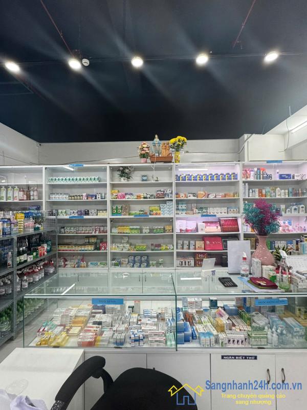 Sang nhà thuốc tây