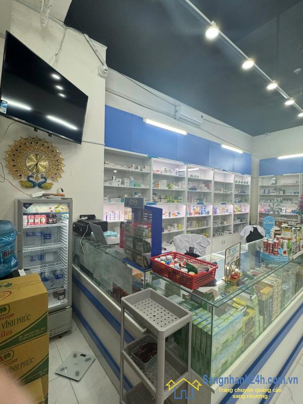 Sang nhà thuốc tây