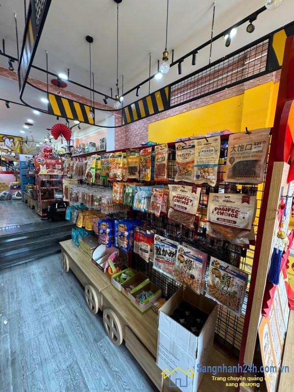 Sang cửa hàng thú nuôi