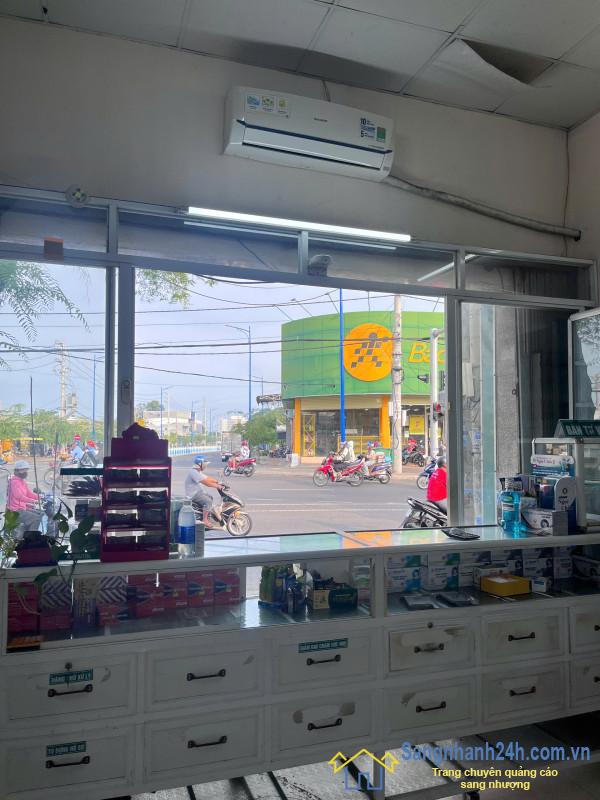 Sang nhà thuốc tây