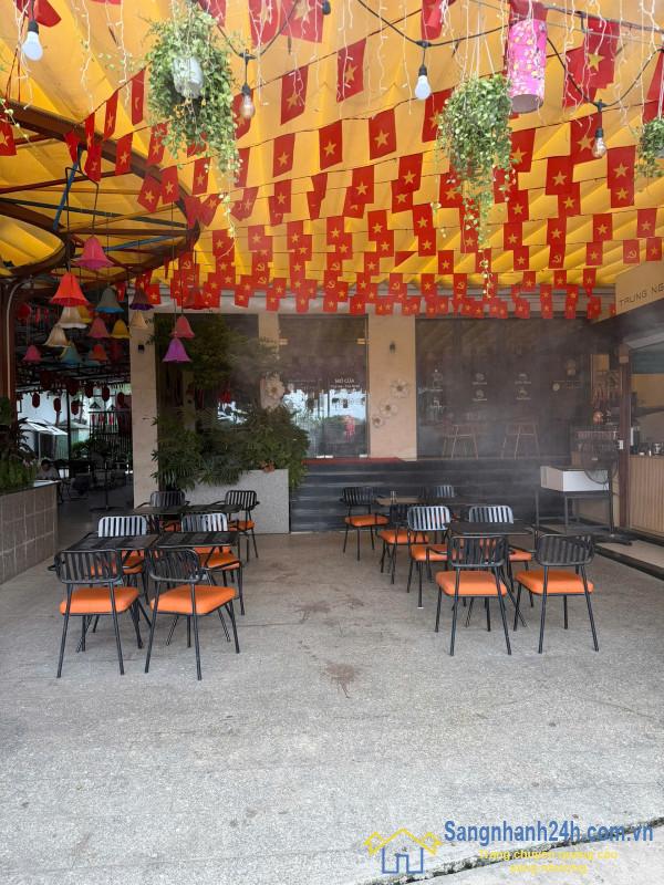 Sang quán cafe