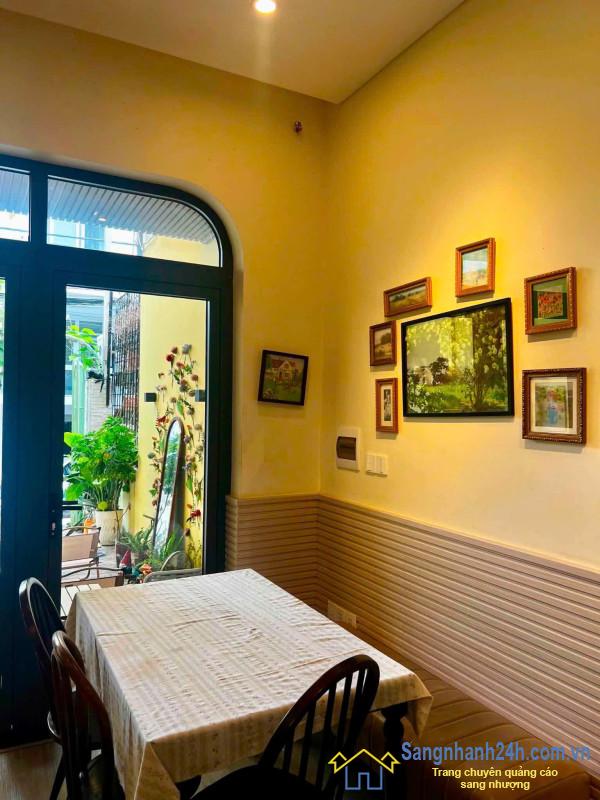 Sang quán cafe