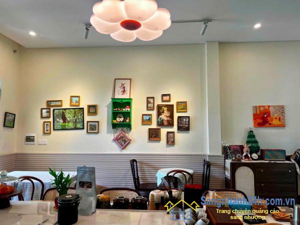 Sang quán cafe