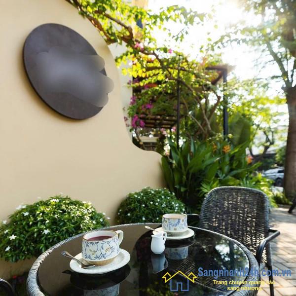 Sang quán cafe