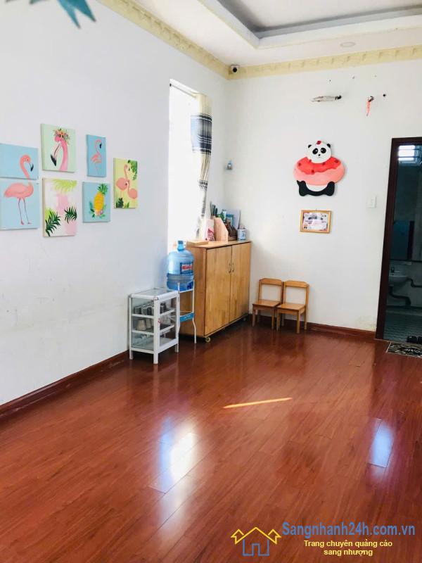 Sang trường mầm non