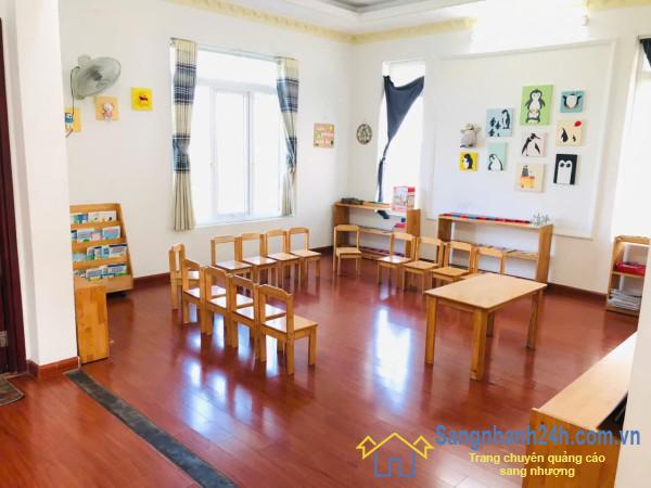 Sang trường mầm non